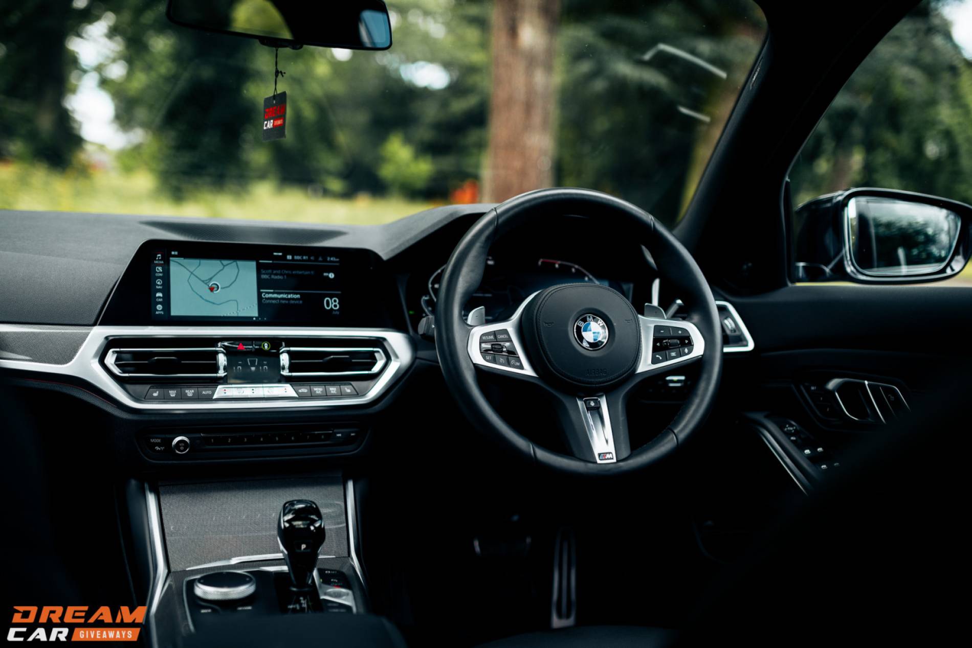 BMW 330i Touring &amp; £2000