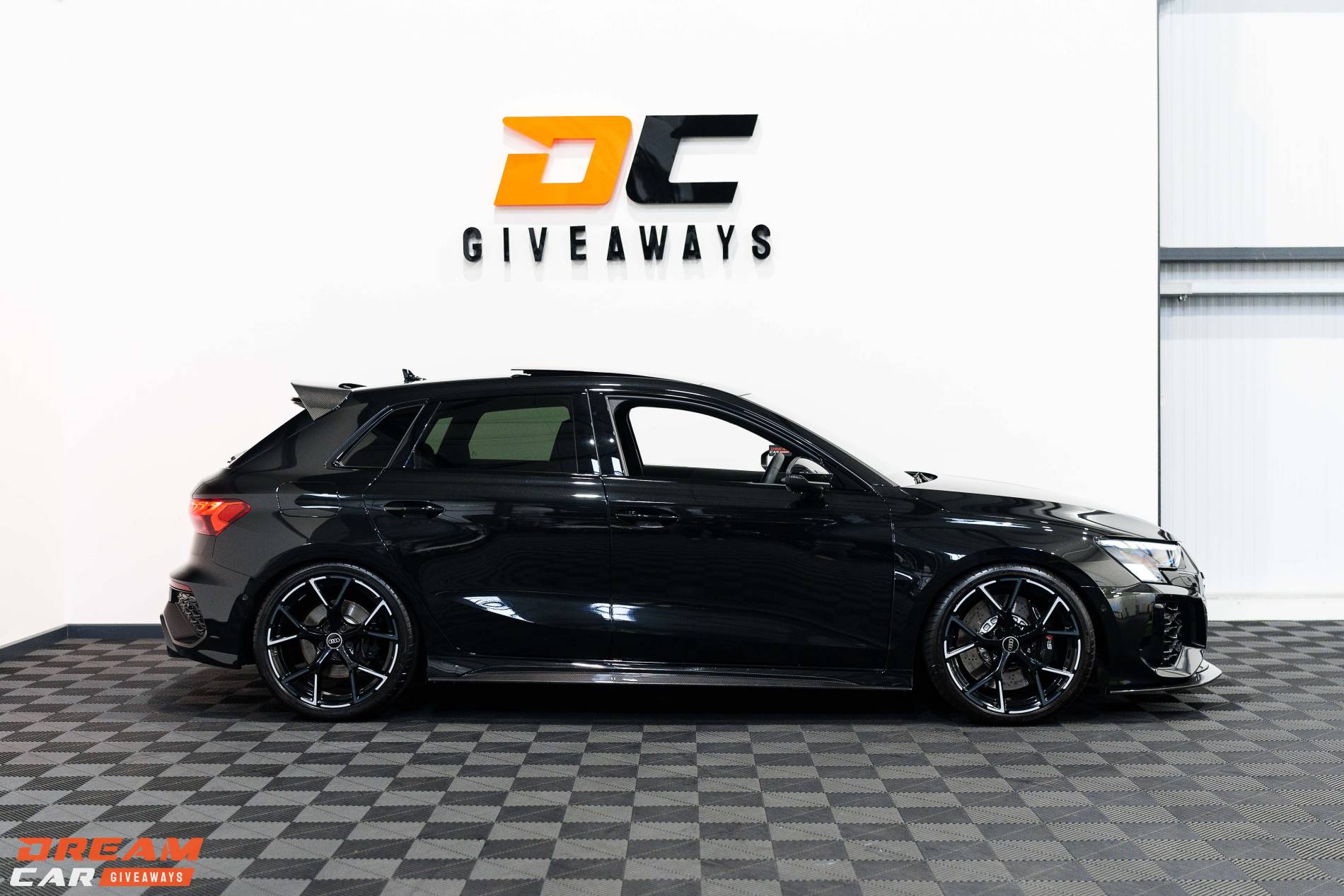 Win this Mclaren 720S & Audi RS3 Vorsprung & £10,000 or £165,000 Tax Free