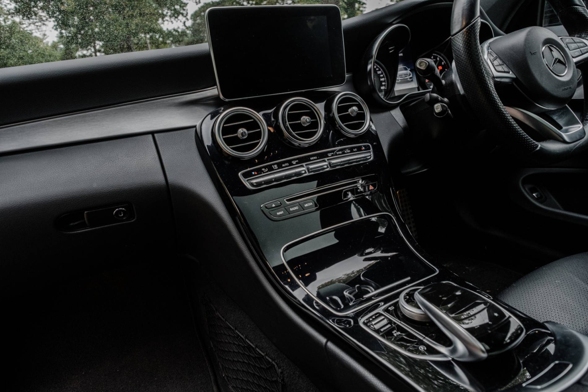 Mercedes C300 Premium Plus + £1000